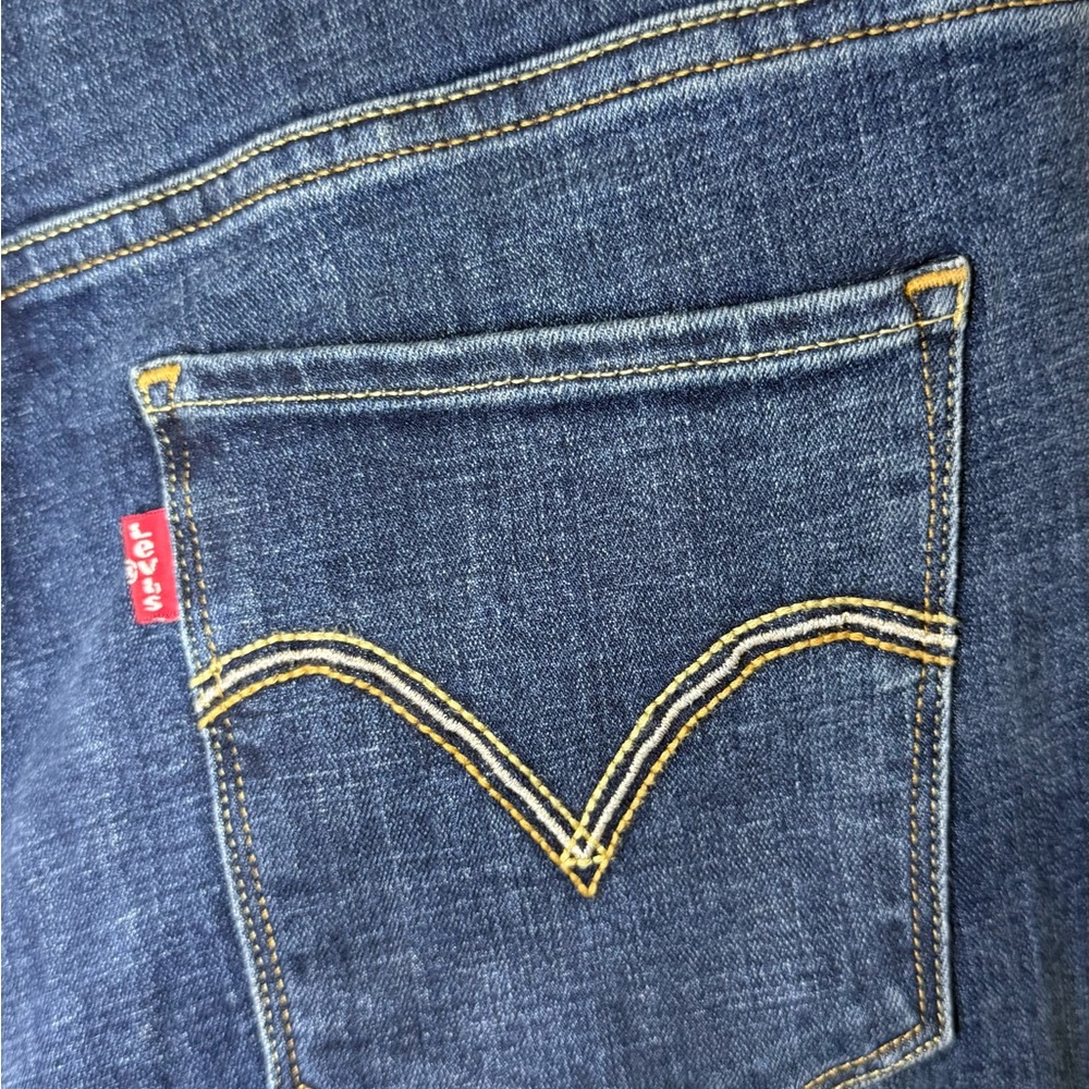 Levi's Women's Medium Wash Bootcut Jeans - Picture 5 of 12